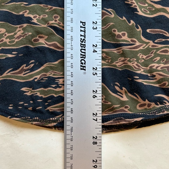 Adidas skateboarding 3/4 sleeve T-shirt, tiger stripe camo body - Picture 9 of 9